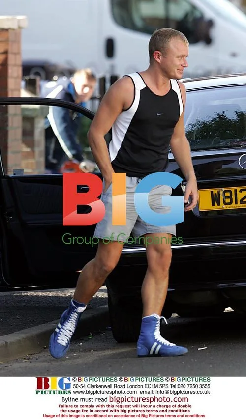 Steve Arnold on Corrie boxing set