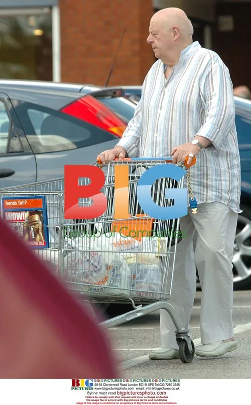 Coronation Street Star Shops Locally