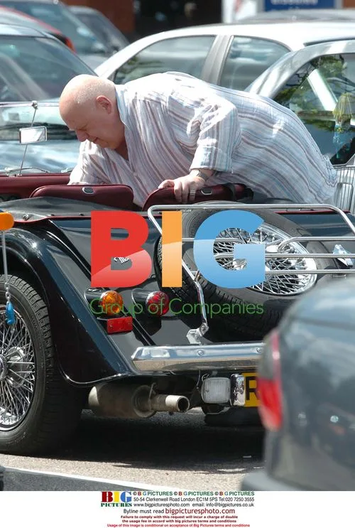 Coronation Street Star John Savadent Visits Local Stores