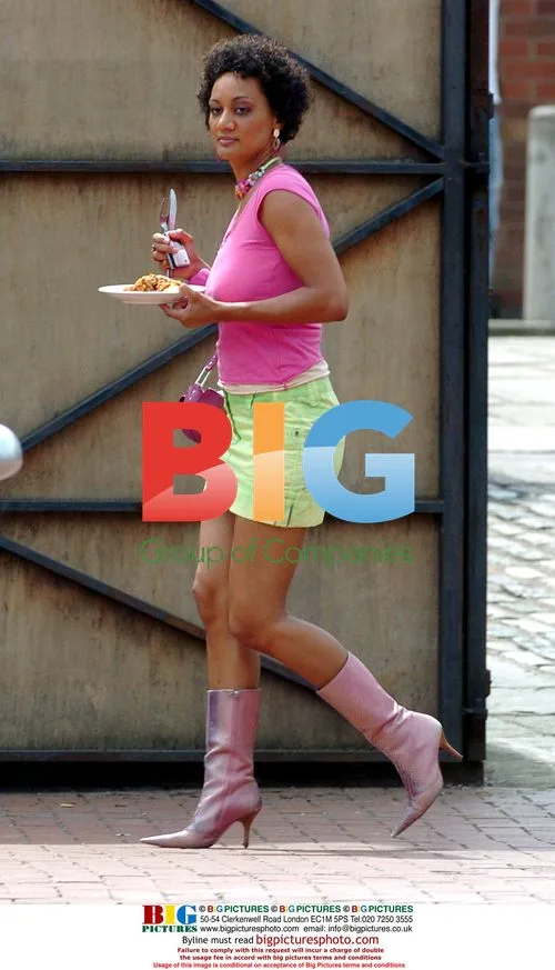 Tupelle Dorgu on Coronation Street Set