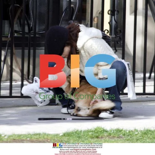 Selma Blair Cares for One-Eyed Dog