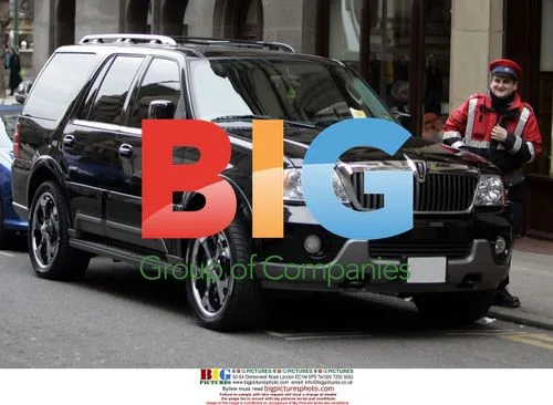 El Hadji Diouf Gets Parking Ticket in Manchester