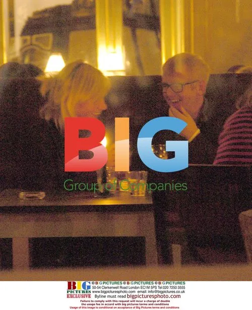 Chris Evans and Zoe Ball Enjoy Pub Visit
