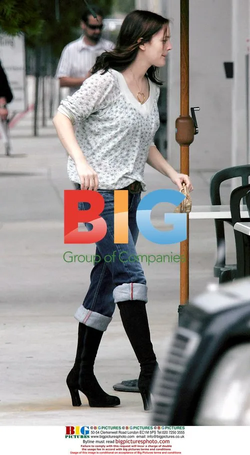 Drew Barrymore Shopping in Hollywood