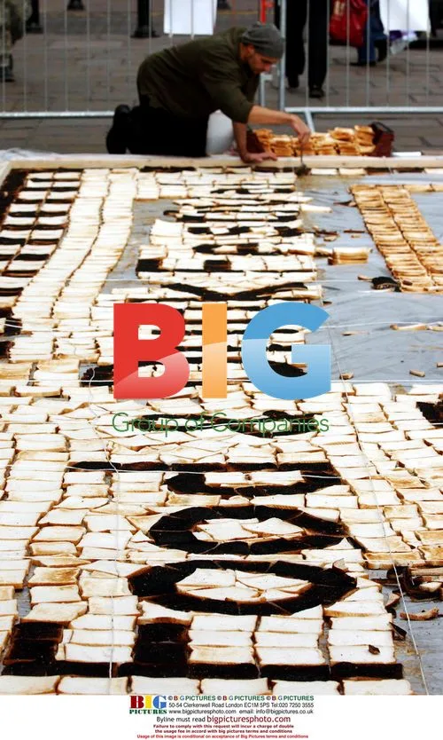 Largest toast mosaic world record attempt