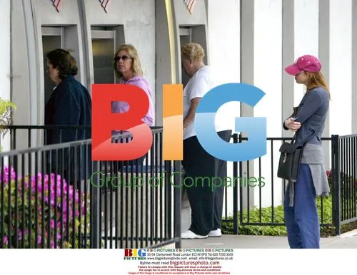Rene Zellweger Shopping in Larchmont