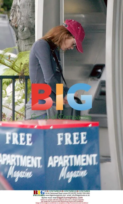 Rene Zellweger goes on shopping spree with Damian Rice