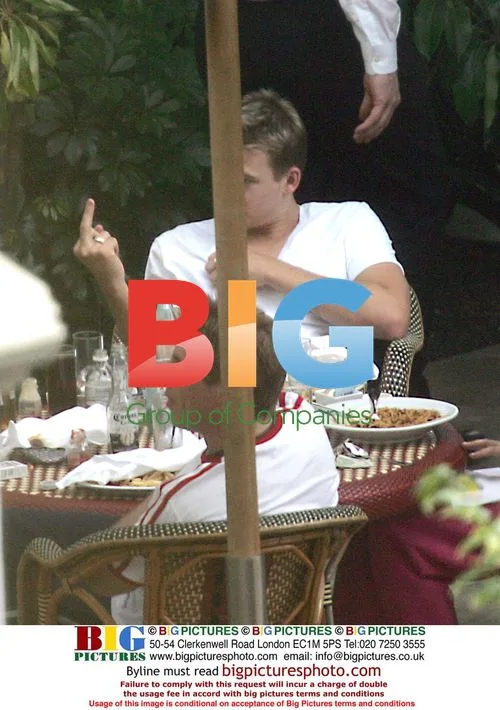 Singer Lee Ryan out with friends