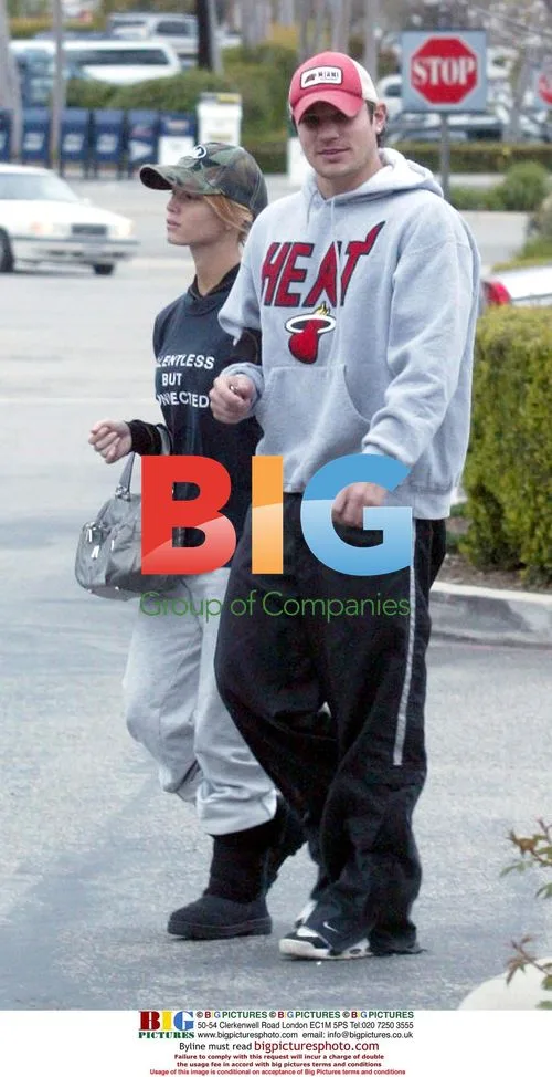 Jessica Simpson and Nick Lachey out for breakfast