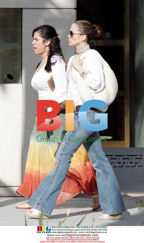 Casual Jennifer Lopez Out Shopping