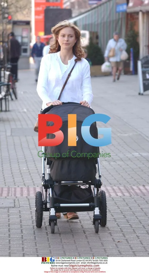 Tracey Shaw Out Shopping With Baby