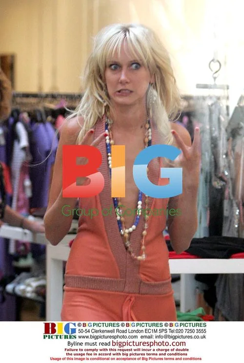 Kimberly and Nicky Shopping Encounter