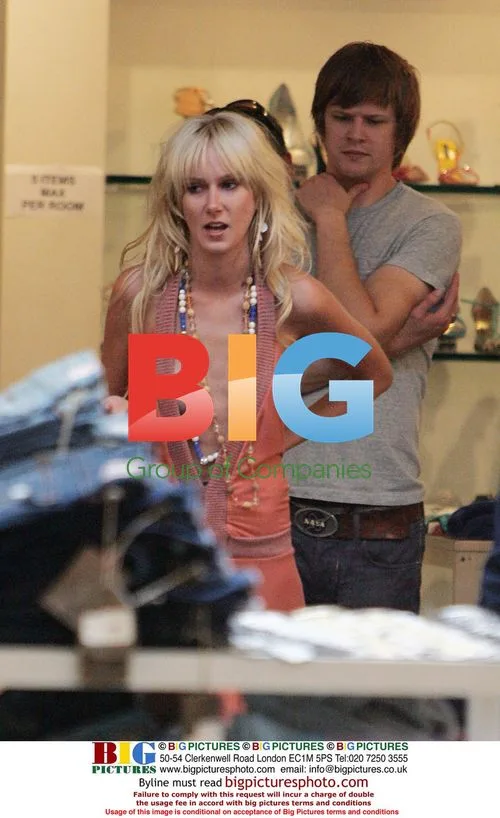 Kimberly and Nicky Hilton Shopping Outing