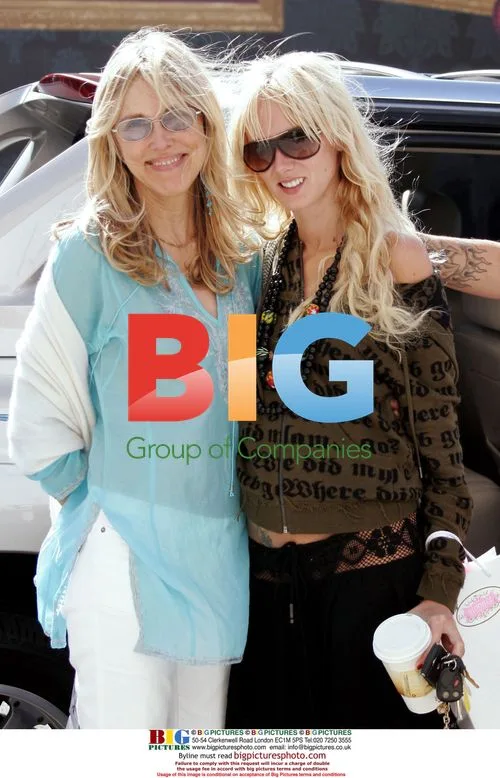 'Simple Life' star Kimberly Stewart's Mother's Day outing