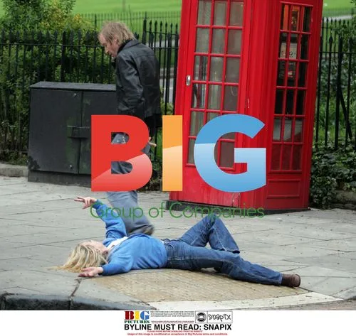 Rhys Ifans Approached by Merry Lady in London