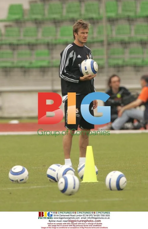David Beckham and Michael Owen train with Real Madrid