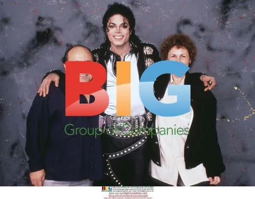 Michael Jackson, Danny DeVito & Rhea Perlman Backstage
