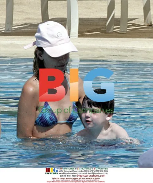 Calista Flockhart and son Liam on Hawaiian vacation