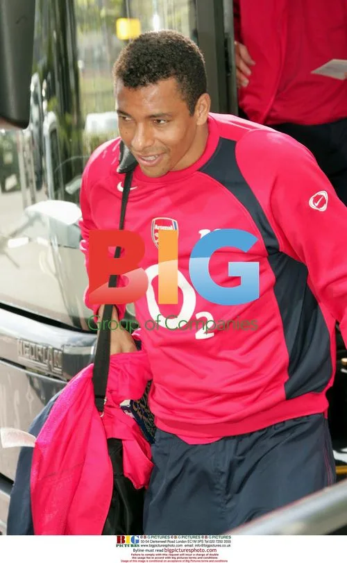 Gilberto Silva Arrives at FA Cup Final Hotel
