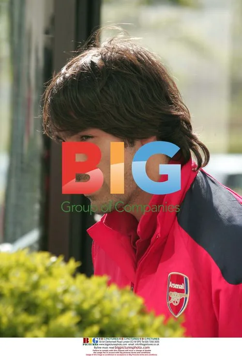 Robert Pires arrives at Welsh hotel for FA Cup final