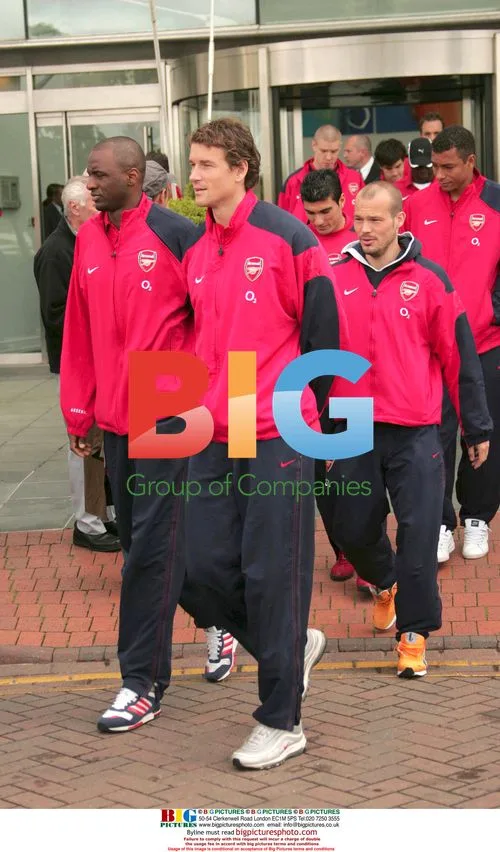 Arsenal Squad Departs for FA Cup Final