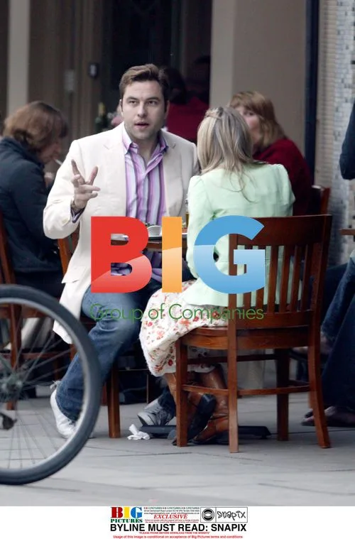David Walliams has alfresco lunch with mystery woman