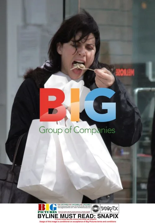 Kirsty Allsop stops for organic snack