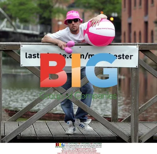 Bez Promotes Manchester Website