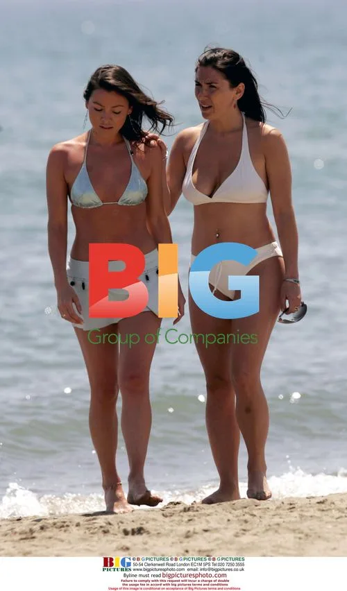 Lisa Scott Lee on Holiday in Spain