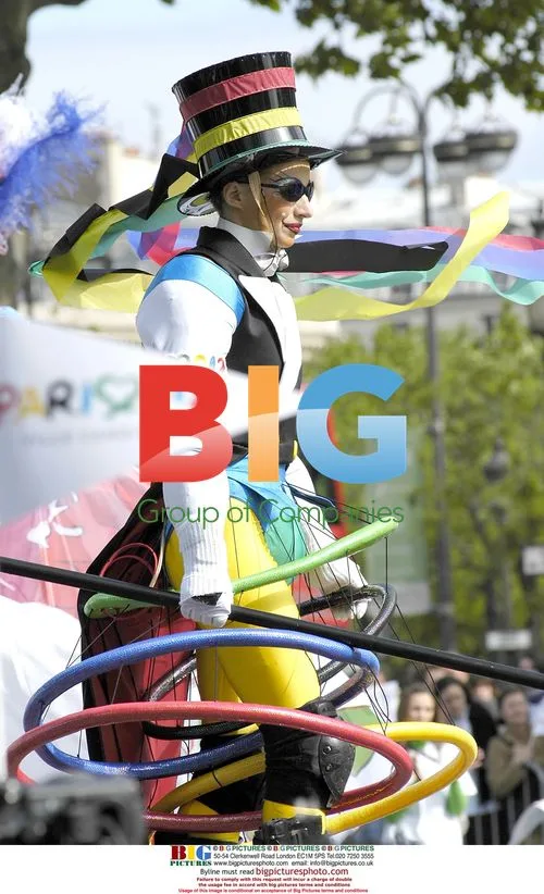 Luc Besson films promotional video for Paris 2012 Olympics