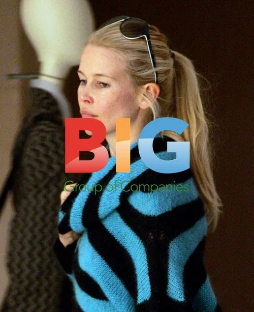 Claudia Schiffer Shopping in London