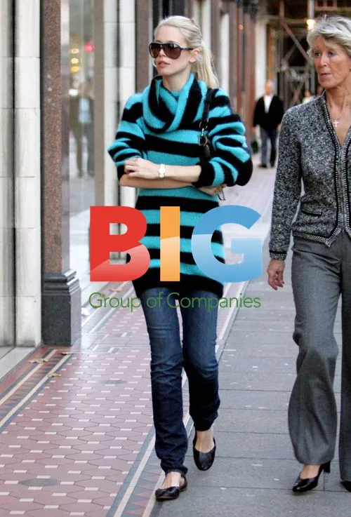 Claudia Schiffer Shopping in London