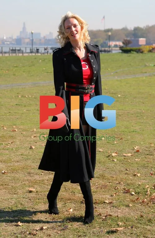 Uma Thurman on 'Super Ex-Girlfriend' Set