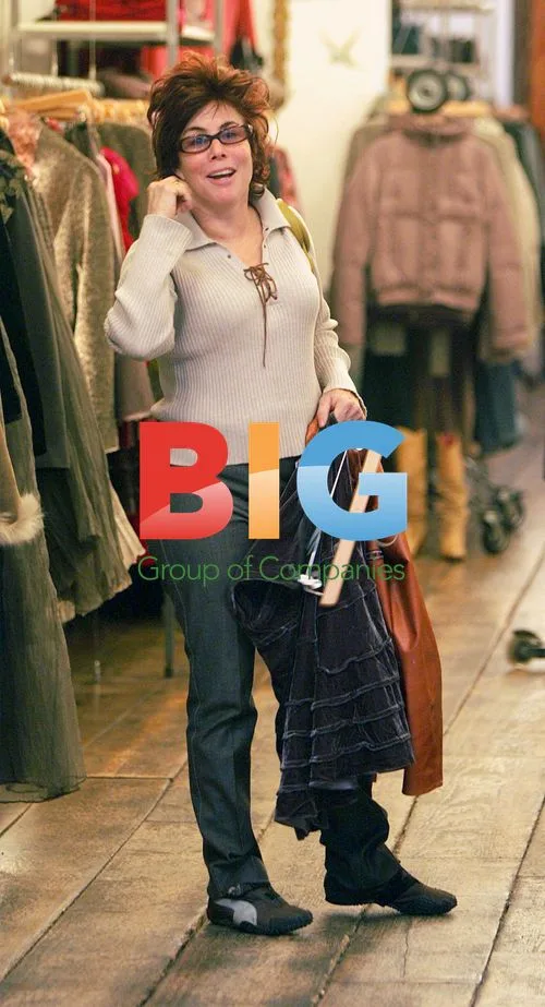Ruby Wax Shopping in Notting Hill