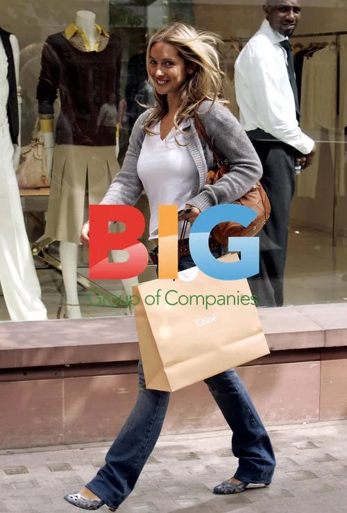 Louise Reknapp Shopping in London