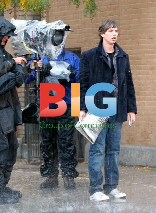 Jon Heder on set of "School for Scoundrels"