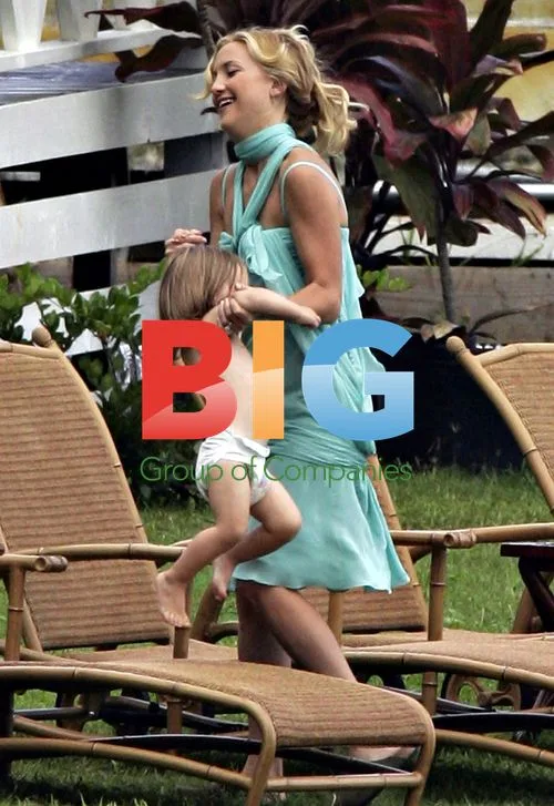 Kate Hudson helps son Ryder with first steps