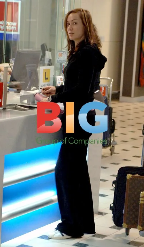 Tara Palmer Tompkinson at Brisbane Airport