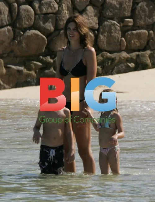 Cindy Crawford and Kids Enjoy Mexico Beach Vacation