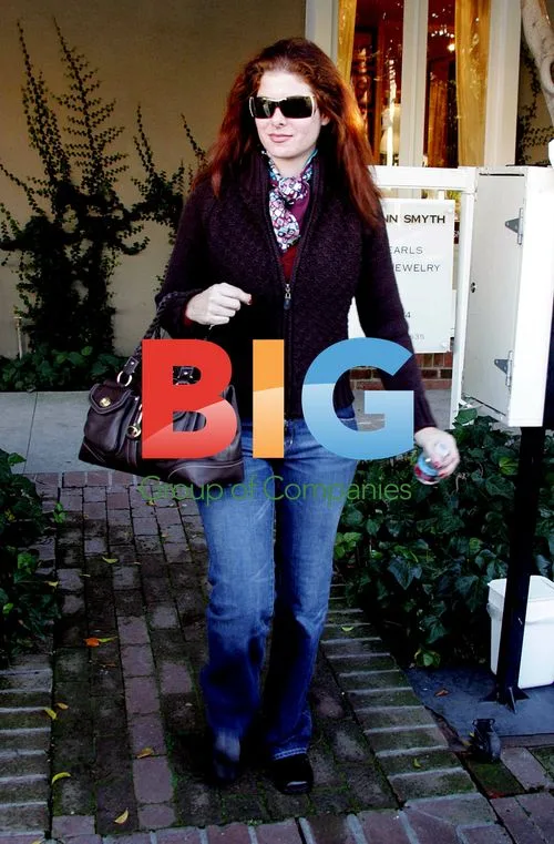 Debra Messing at Hair Salon