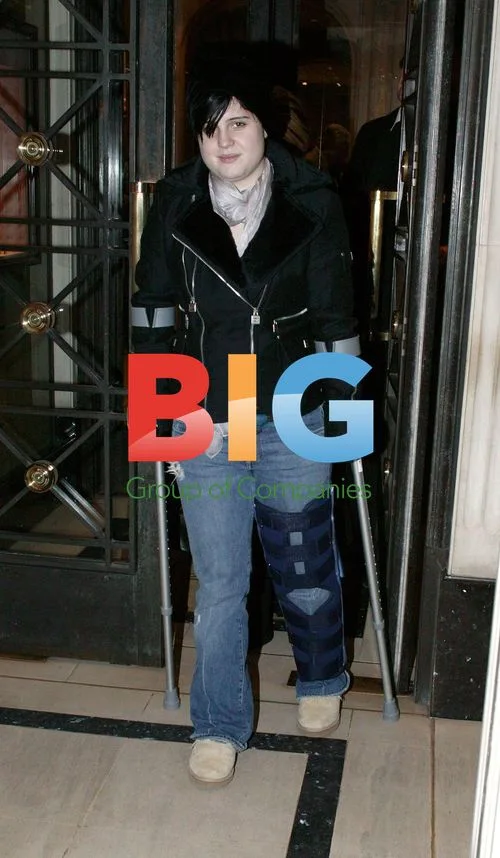 Kelly Osbourne and Sharon Leaving Flat