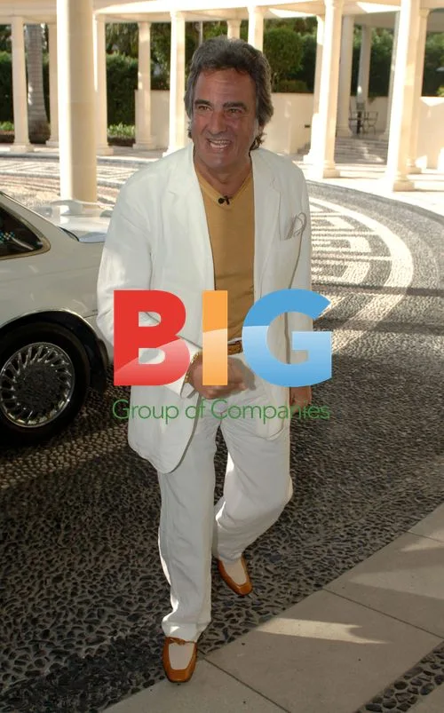 David Dickson Arrives at Palazzo Versace