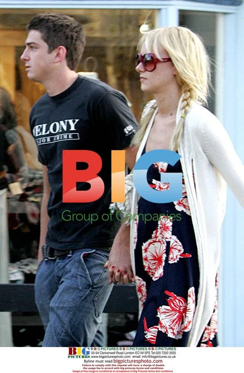 Kimberly Stewart and Talan Torriero Shopping