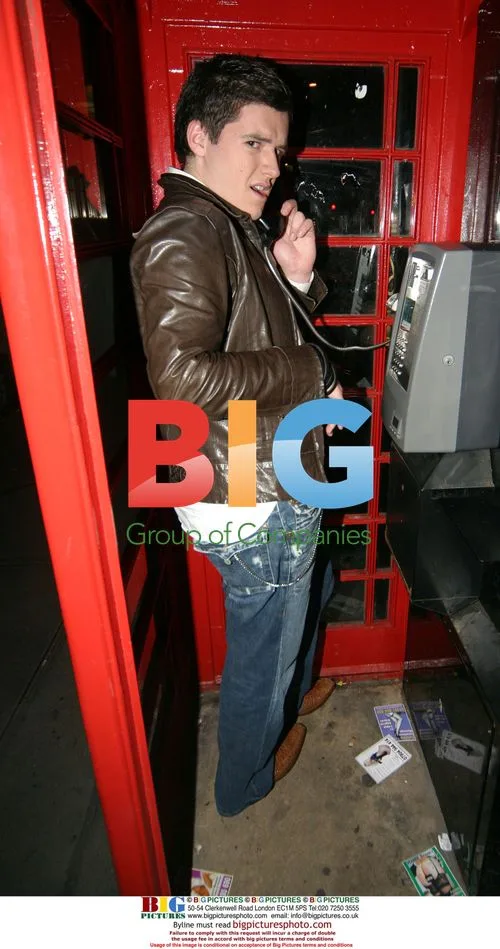 Craig Coates and Friend Fight with Paparazzi