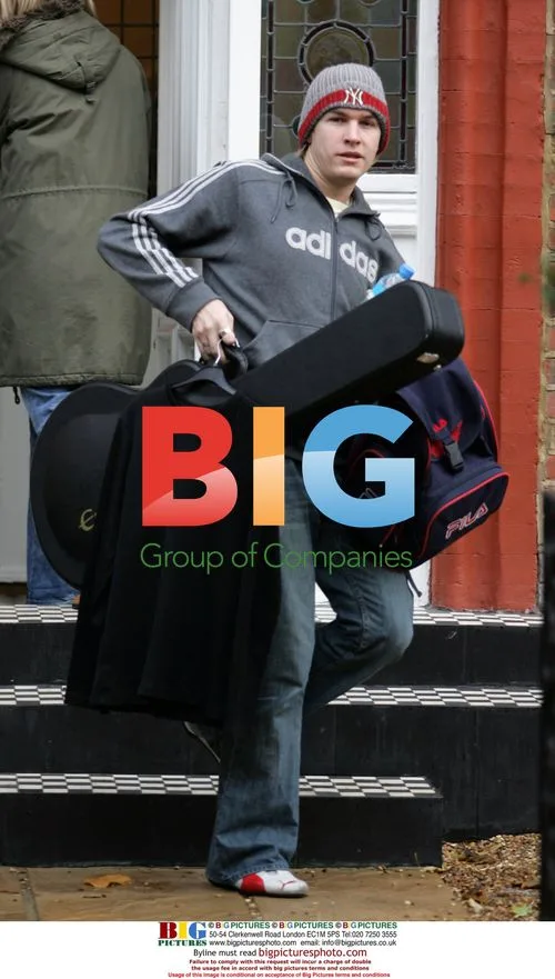 X-Factor Contestants Depart for Rehearsals