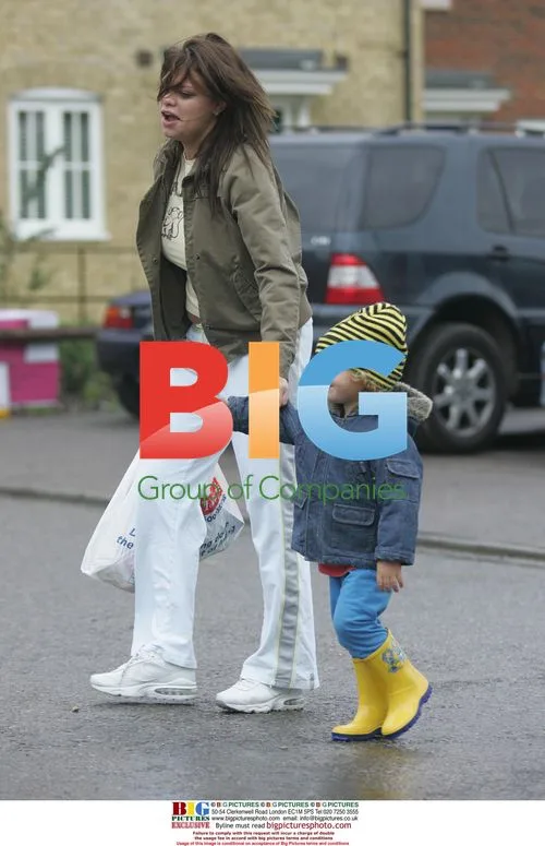 Jade Goody and son Bobby out shopping