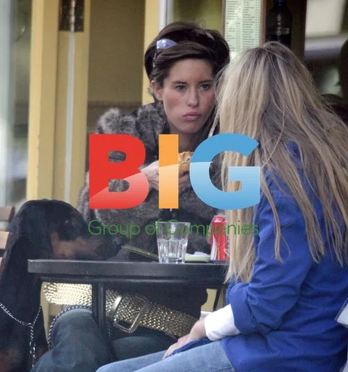 Jasmine Lennard Enjoys Lunch with Friend