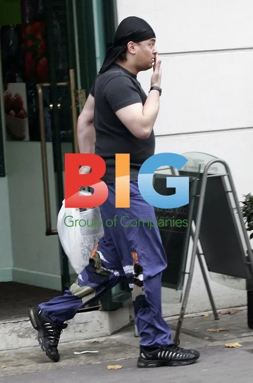 Mark Bosnich Out Shopping in Chelsea