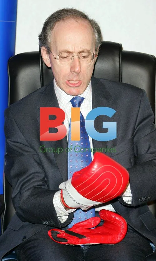 Political leaders 'boxing' at Cancer Research UK event