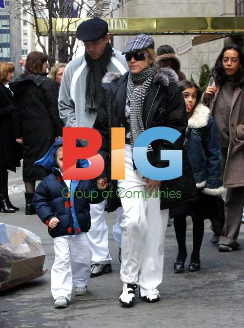 Madonna and Guy Ritchie at Kabbalah Center